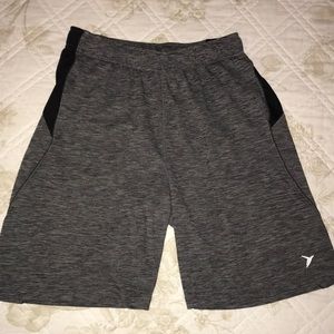 Old Navy Boys Heather Grey Go-Dry Mesh Athletic Shorts Size XL (14-16)
